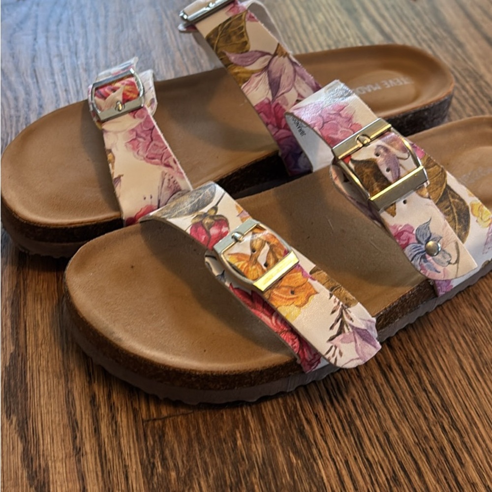 Steve Madden Tan Sandals